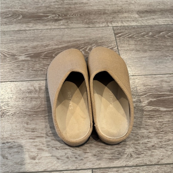 Rothy’s The Casual Clog, Size 8, Butternut color - Picture 3 of 7